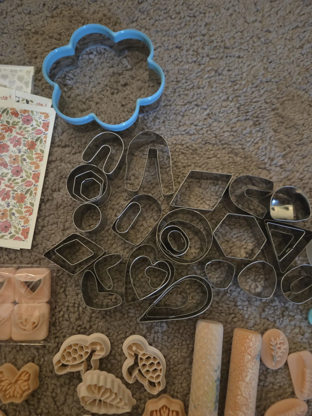 Lot 100+ Assorted Polymer Clay and Cutters Accessories Earring Making Supplies